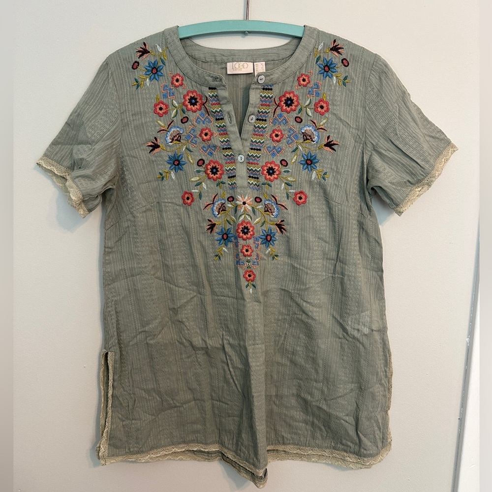 Logo Lavish • Colorful floral embroidered Cotton Tunic Blouse green boho fairy